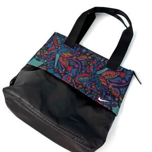 Nike Radiate training tote gym bag shoulder bag cross stitch style print EUC